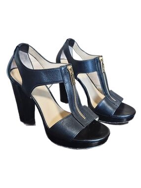 Michael Kors Berkley T-Strap Platform    Heeled Sandal Size 7M